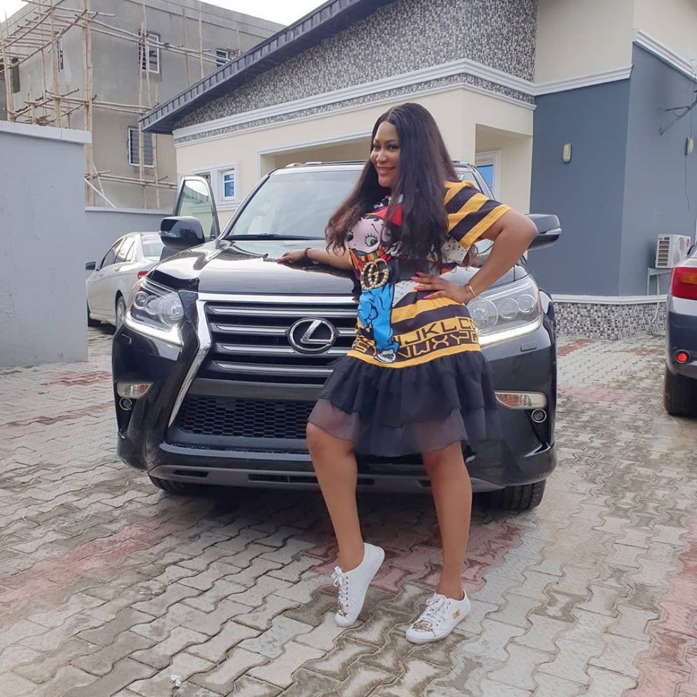 Nollywood Actress Uche Elendu Acquires New Car