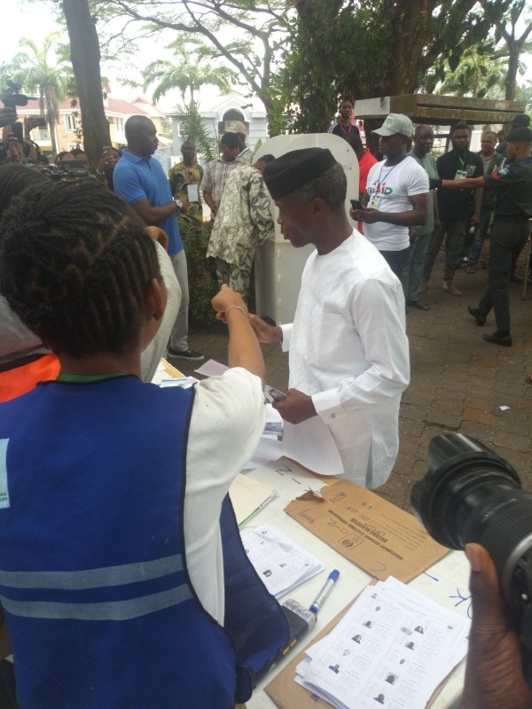 Vice President Yemi Osinbajo and his wife, Dolapo, voted on Saturday at the Code 33, Polling Unit II, Victoria Garden City(VGC), Lagos at 10.53a.m.