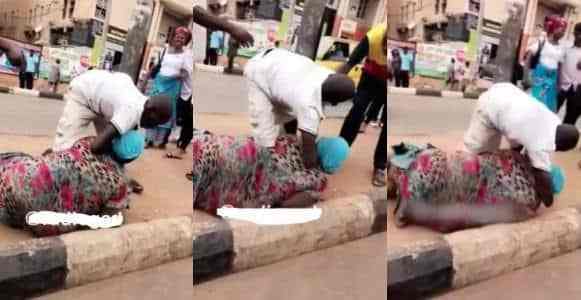 Two beggars fight dirty over money in Enugu (Video)