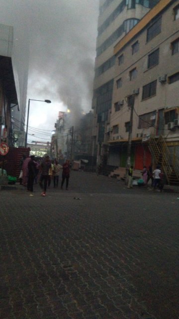 Fire Outbreak At Abibu Oki, Lagos Island (PHOTOS)