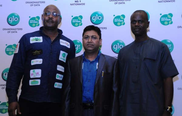 Bisi Koleoshe, Deputy Chief Operating Officer (Technical), Globacom and Sanjib Roy, Group Chief Technical Officer, Globacom, and Nasiru Abubakar, Editor, Daily Trust Newspapers, Abuja, at the presentation of Globacom’s New Communications Direction in Lagos on Friday.