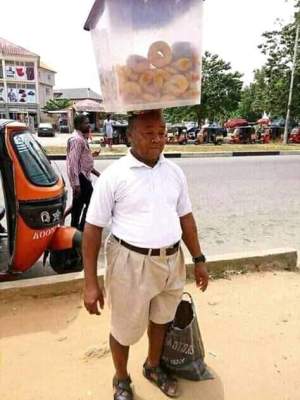 Matured Father Seen Hawking Doughnuts. See Reactions (PHOTO) 