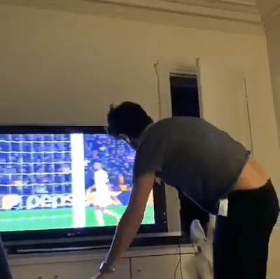PSG 1 - 3 Man Utd: The Moment A PSG Fan Shattered His Television After Loss (VIDEO)
