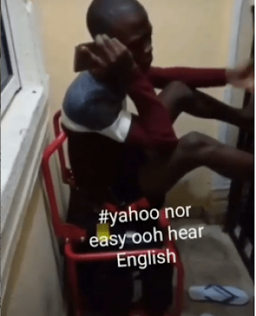Yahoo Boy Communicates With His Female American Client With Bad English 