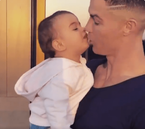 Cristiano Ronaldo Having A Father To Daughter Moment As He kisses Alana