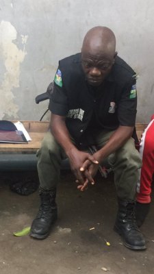 Nigerian Man Calls Out A Police Man Who Arrest And Extort Money From Citizens For No Crime