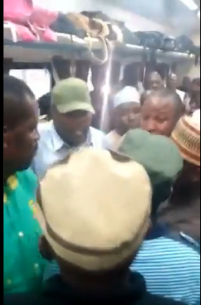 Train Passengers Protest At Kubwa Station, Abuja As Ticket Were Sold To Only VIPs