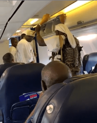 The Moment Ooni Of Ife & Subjects Performed Rituals Before Boarding Plane