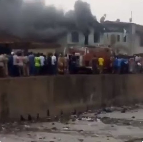 House Burning At Oke Ado, Ibadan, Allegedly Caused By A Little Child Cooking Noodles