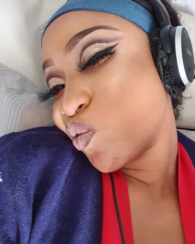 Tonto Dikeh Calls Out A Die Hard Hater Calling Her "My Mummy" Because Of Giveaway