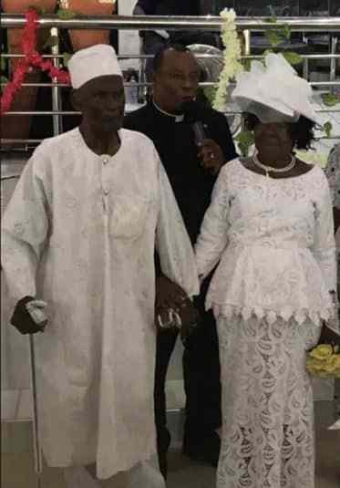 96-year-old man marries 93-year-old lover after 50 years of dating (photos) 