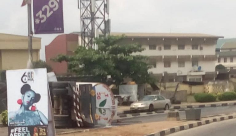 Tanker falls in Lagos
