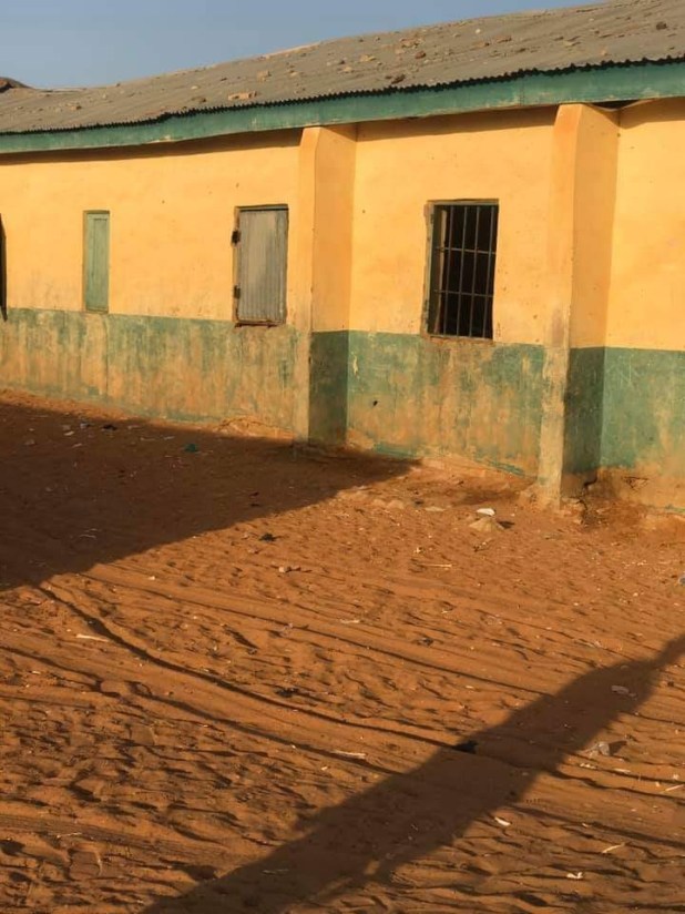 Pathetic state of a primary school in Kebbi where pupils sit on bare floor (photos)