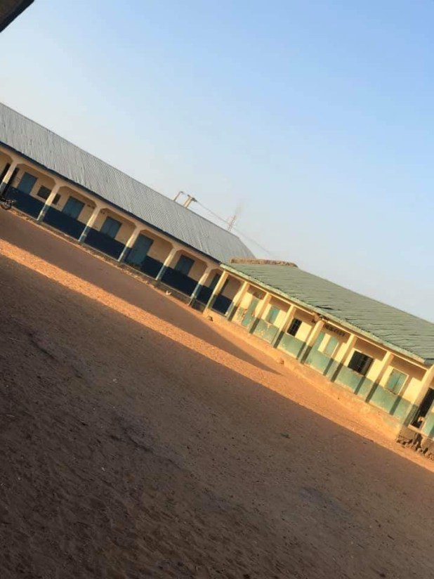 Pathetic state of a primary school in Kebbi where pupils sit on bare floor (photos)