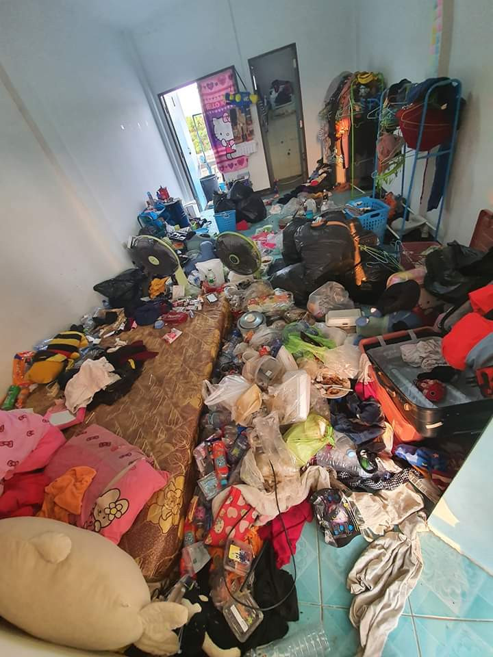 WTH!... See the mess a landlady found in room she rented to two "respectable" ladies (photos)