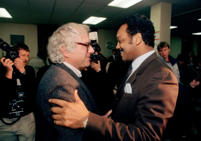 Then-Burlington Mayor Sanders endorsed Jackson during his presidential race in 1988. (Photo: ASSOCIATED PRESS)