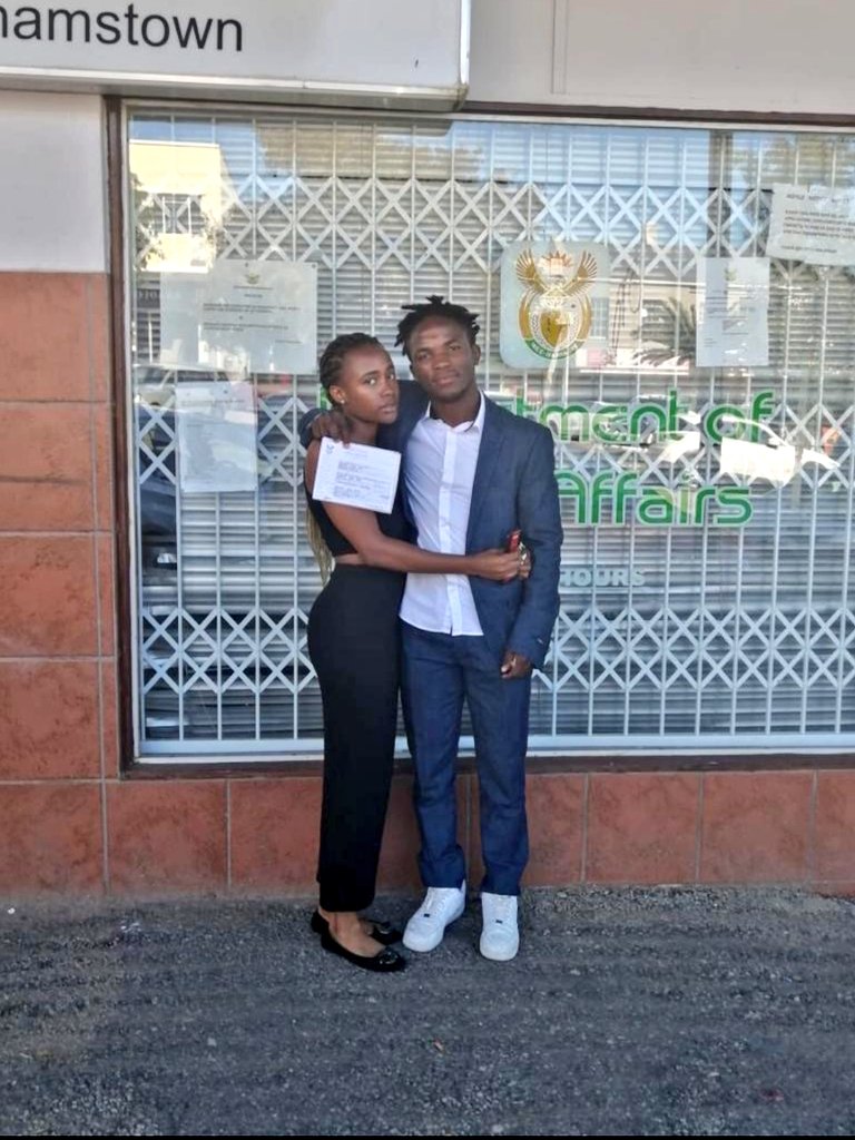 Rhodes students get married after dating for 2 weeks