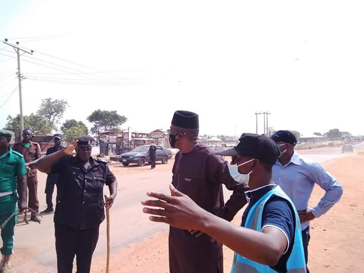 COVID-19: Niger State Govt turns trailer filled with over 50 people back to Lagos (photos/Video)