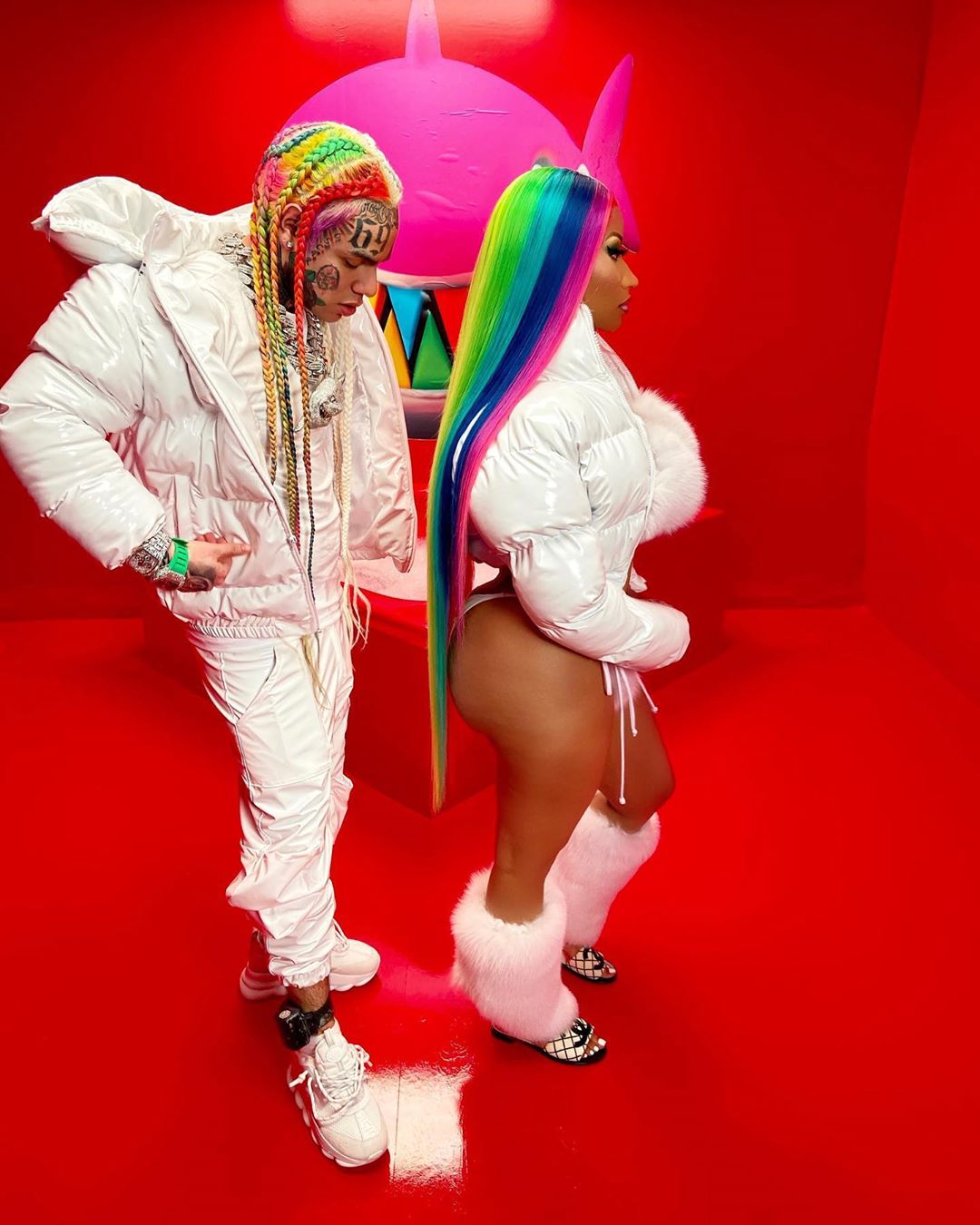 Minaj - 6ix9ine & Nicki Minaj make another history with TROLLZ