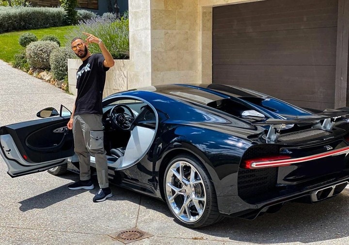 Karim Benzema flaunts his expensive Bugatti car