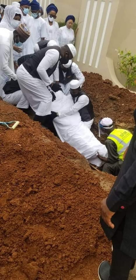 Former Governor Abiola Ajimobi laid to rest in Ibadan (photos)