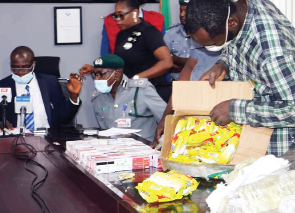 Customs Arrests Nigerian Man Traveling To Dubai With 2,886 ATM Cards At Lagos Airport 1