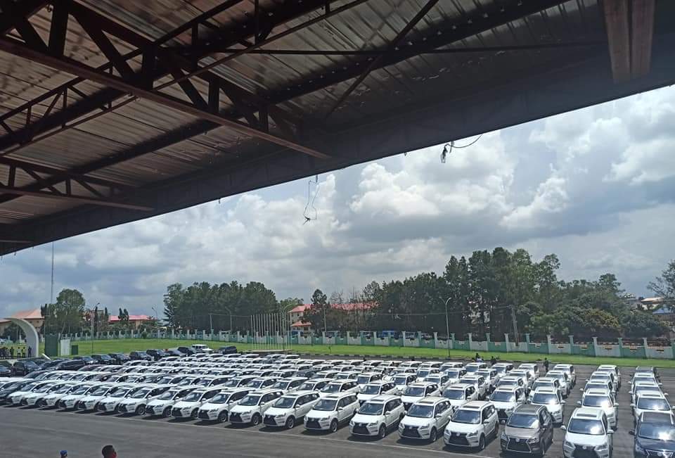 Governor Obiano Distributes 130 Innoson Ikenga SUV To Traditional Rulers In Anambra State [Photos] 2