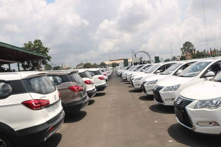 Governor Obiano Distributes 130 Innoson Ikenga SUV To Traditional Rulers In Anambra State [Photos] 5