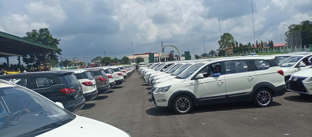 Governor Obiano Distributes 130 Innoson Ikenga SUV To Traditional Rulers In Anambra State [Photos] 6