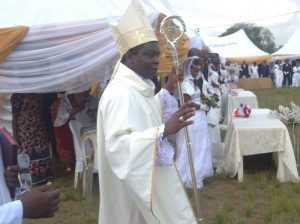 200 couples tie the knot in mass wedding ceremony in Anambra community