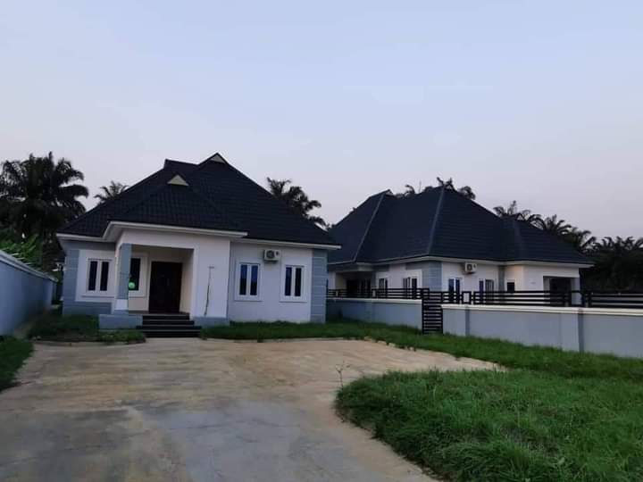 Governor Ikpeazu Presents 2 New Houses As Official Quarters To Abia Security Chiefs 4