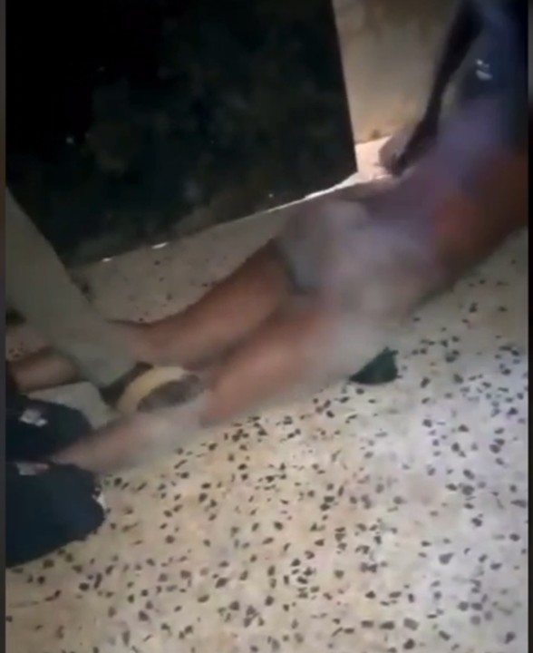 Nigerian Lady Stripped Nαked, Tortured By Dad & Brothers After She Was Caught With Sεx Toy 2