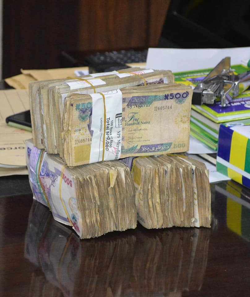 Police Officers Gets N1m Reward After Rejecting Bribe From Fake Drug Dealers In Kano 2