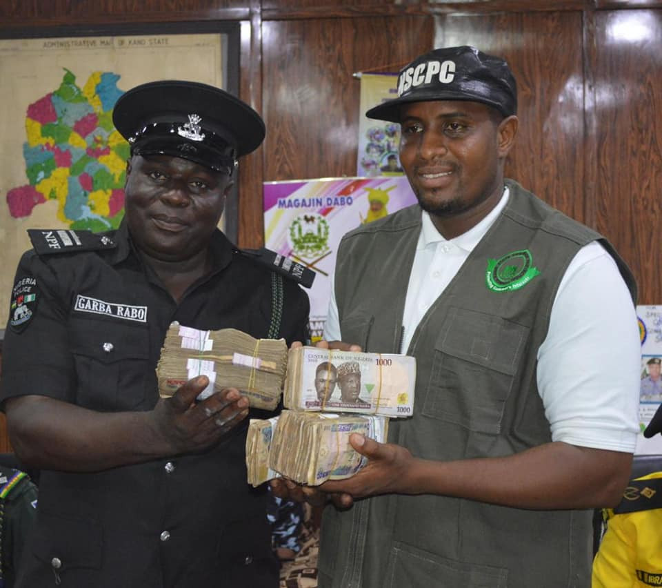 Police Officers Gets N1m Reward After Rejecting Bribe From Fake Drug Dealers In Kano 4