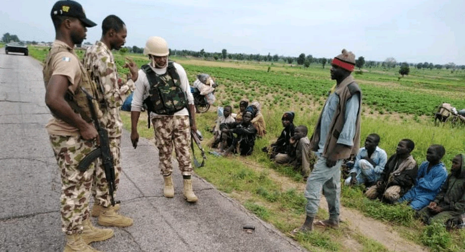 91 Boko Haram Terrorists And Thier Families Surrender In Borno - Nigerian Army
