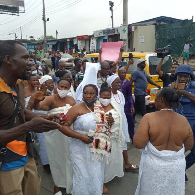 BREAKING: Police Fire Shots To Disperse Yoruba Nation ...