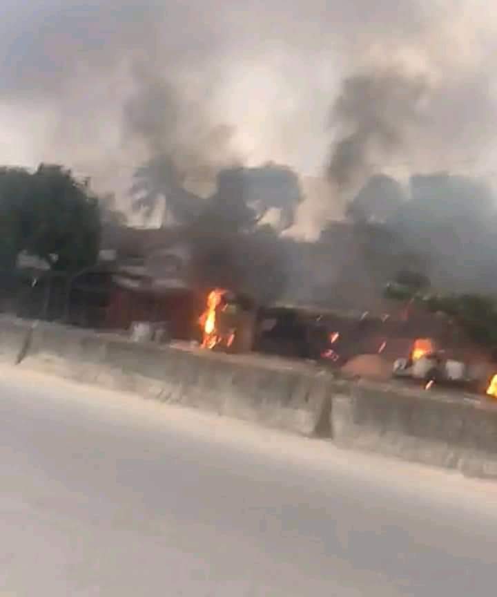 Soldiers Burn Houses, Shops, Cars In Retaliation To Gunmen Attack In Imo [Photos]