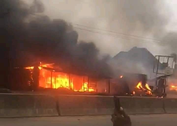 Soldiers Burn Houses, Shops, Cars In Retaliation To Gunmen Attack In Imo [Photos]
