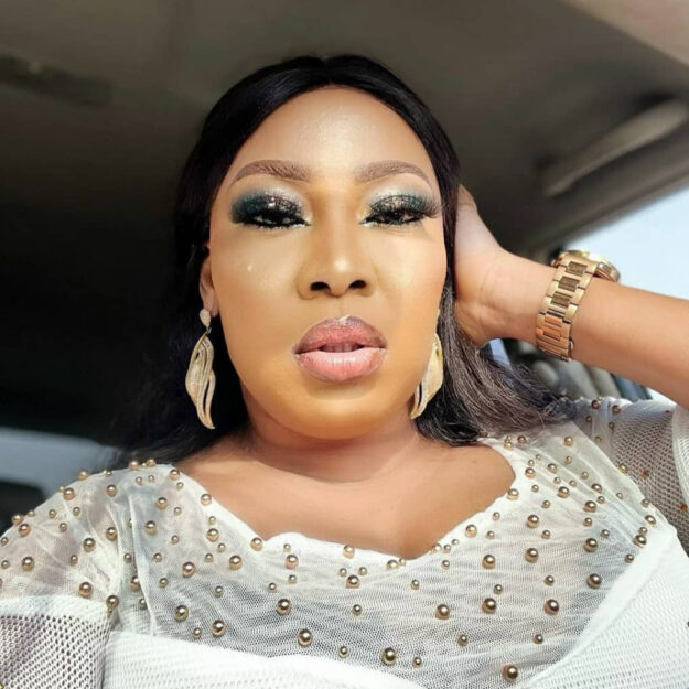 Actress, Adebimpe Akintunde And Daughter Escape Attack By Bandits On Lagos-Ibadan Expressway