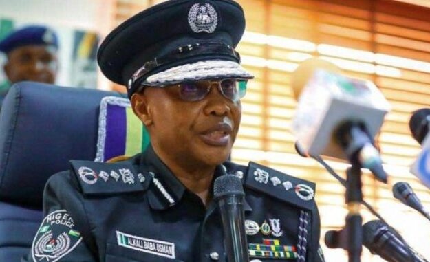 IGP decorates 2 DIGs, 6 AIGs, man, wife as CP, others