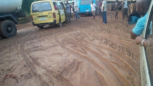 Auto crash kills 1, injures 2 others on Abakaliki-Afikpo Highway