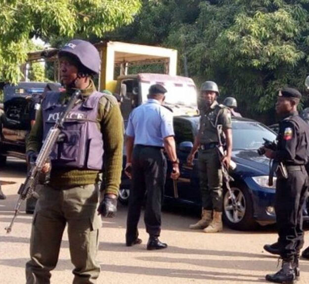 BREAKING: Gunmen Invade Imo Police Station, Kill Four Cops