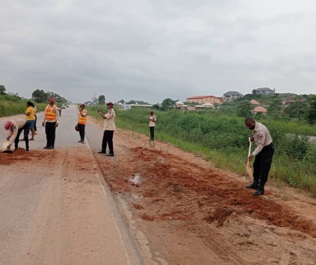 FRSC Begins Palliative Work on Failed Road in Anambra (photos)