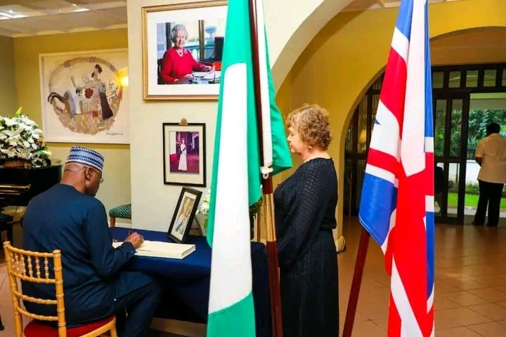 Queen Elizabeth II Stood By Nigeria During Civil War - Buhari 1