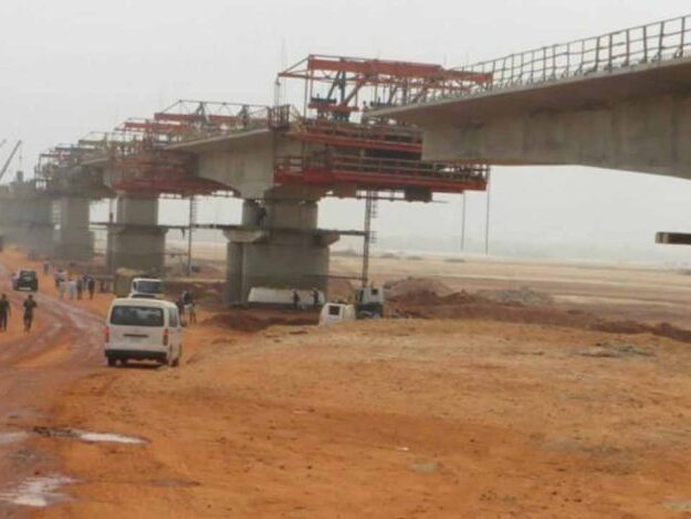 Again, FG Shifts 2nd Niger Bridge Completion Date To 2024