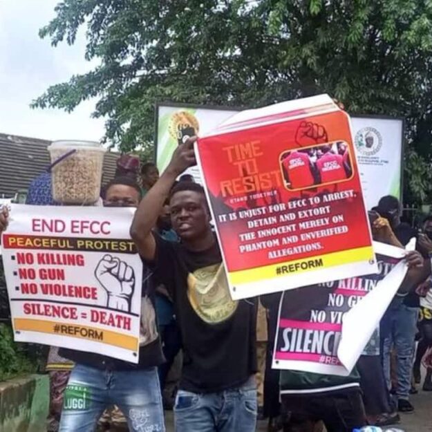 ‘Scrap EFCC now,’ Ibadan youths tell FG, launch street protest