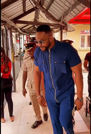 Actor, Bolanle Ninalowo Gets ‘Star’ Treatment As He Collects Passport In Ikoyi (Video)