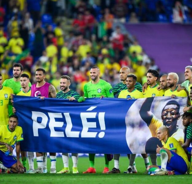 Brazil unveil Pele banner after South Korea match