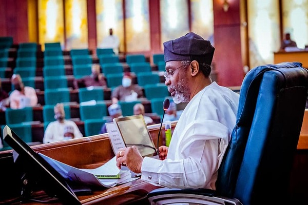 ‘Dark horse’ behind new CBN cashless policy, says Reps