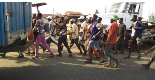 Ondo Residents Protest Naira, Fuel Scarcity